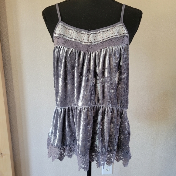 NWOT WEAVERS Grey Faux Velvet Embroidered Lace Speghetti Strap Top - Picture 1 of 7